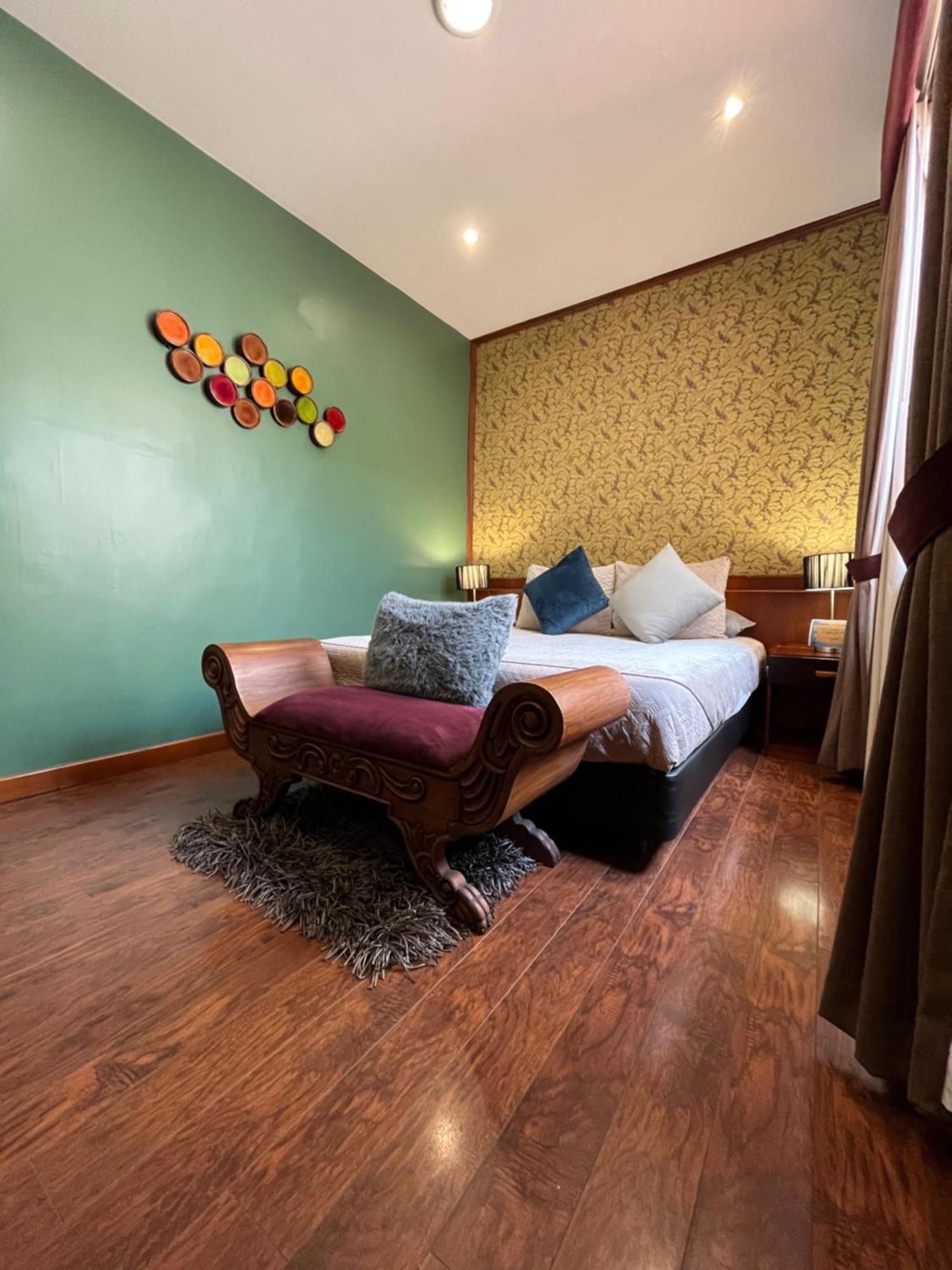Pepe'S House Cuenca I Hotel & Boutique Hostel Exterior foto