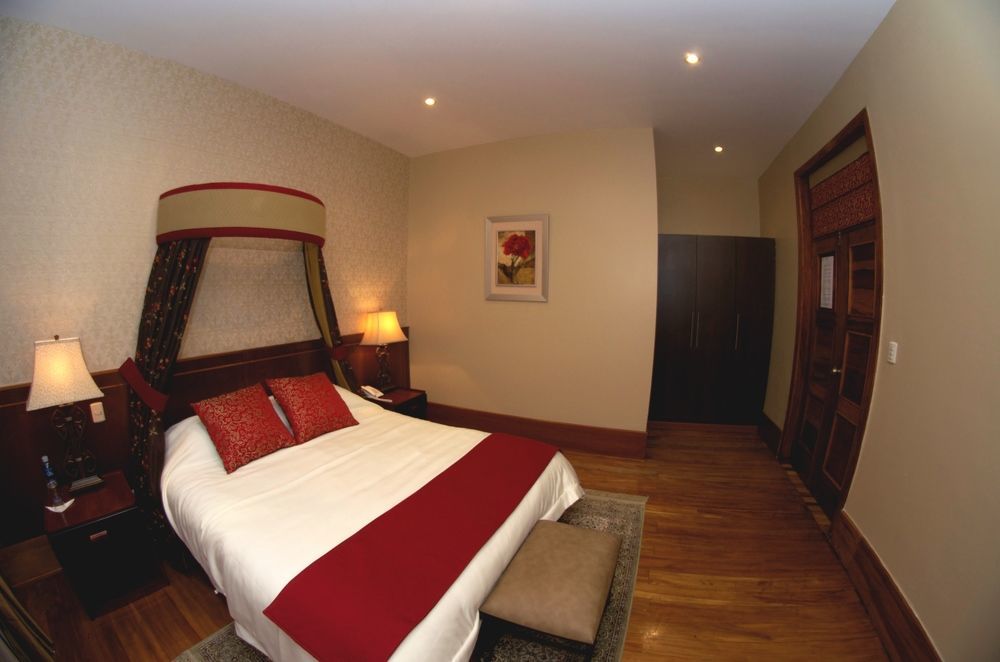 Pepe'S House Cuenca I Hotel & Boutique Hostel Exterior foto