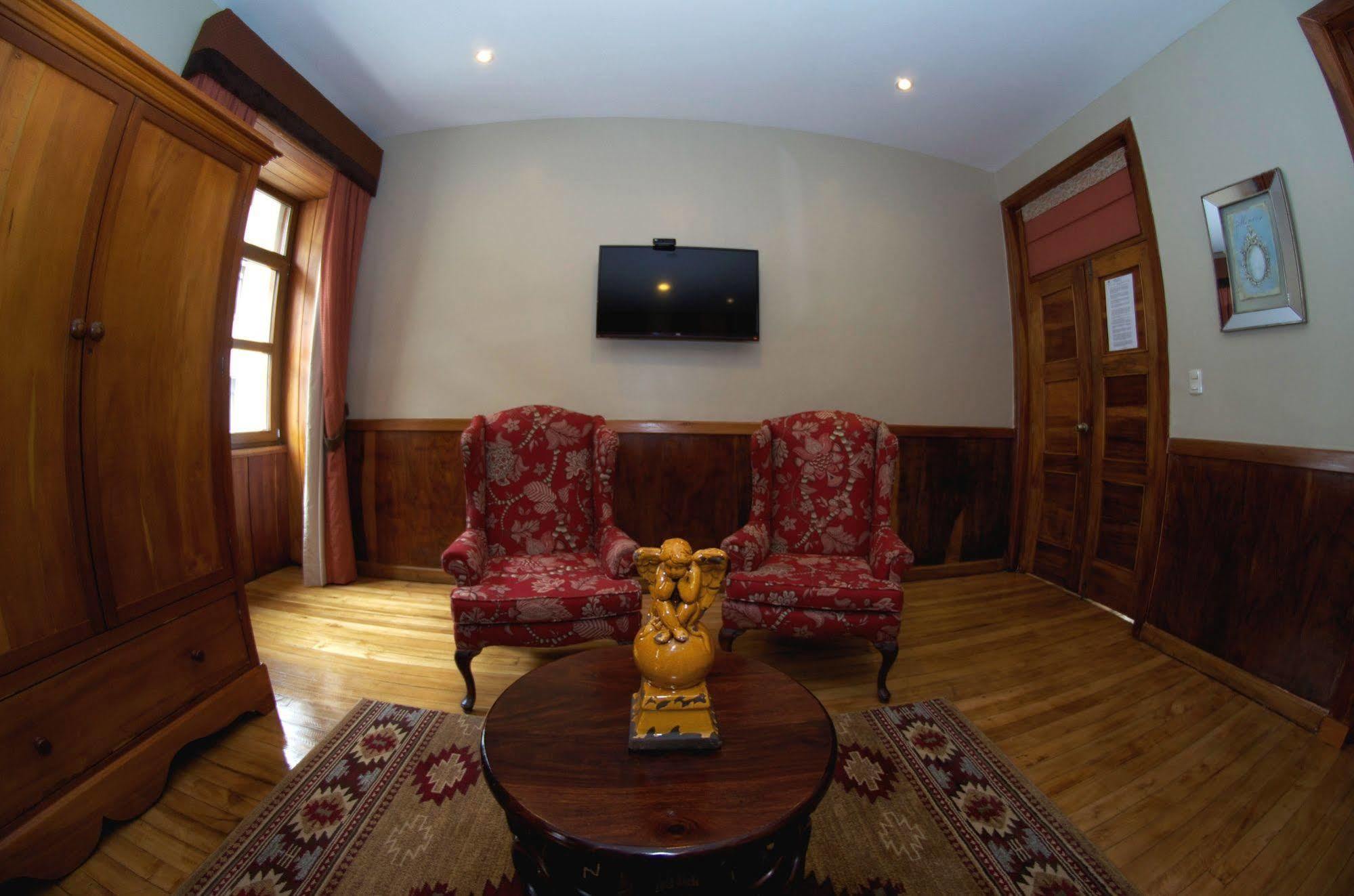 Pepe'S House Cuenca I Hotel & Boutique Hostel Exterior foto
