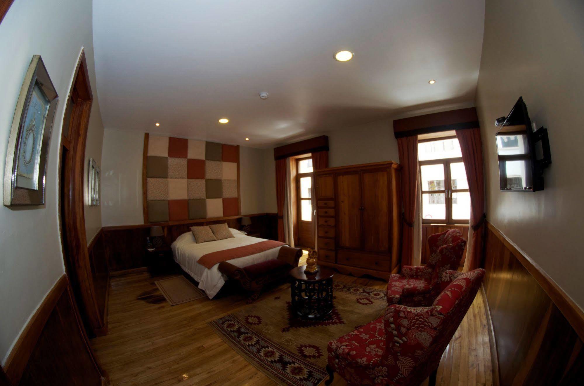 Pepe'S House Cuenca I Hotel & Boutique Hostel Exterior foto