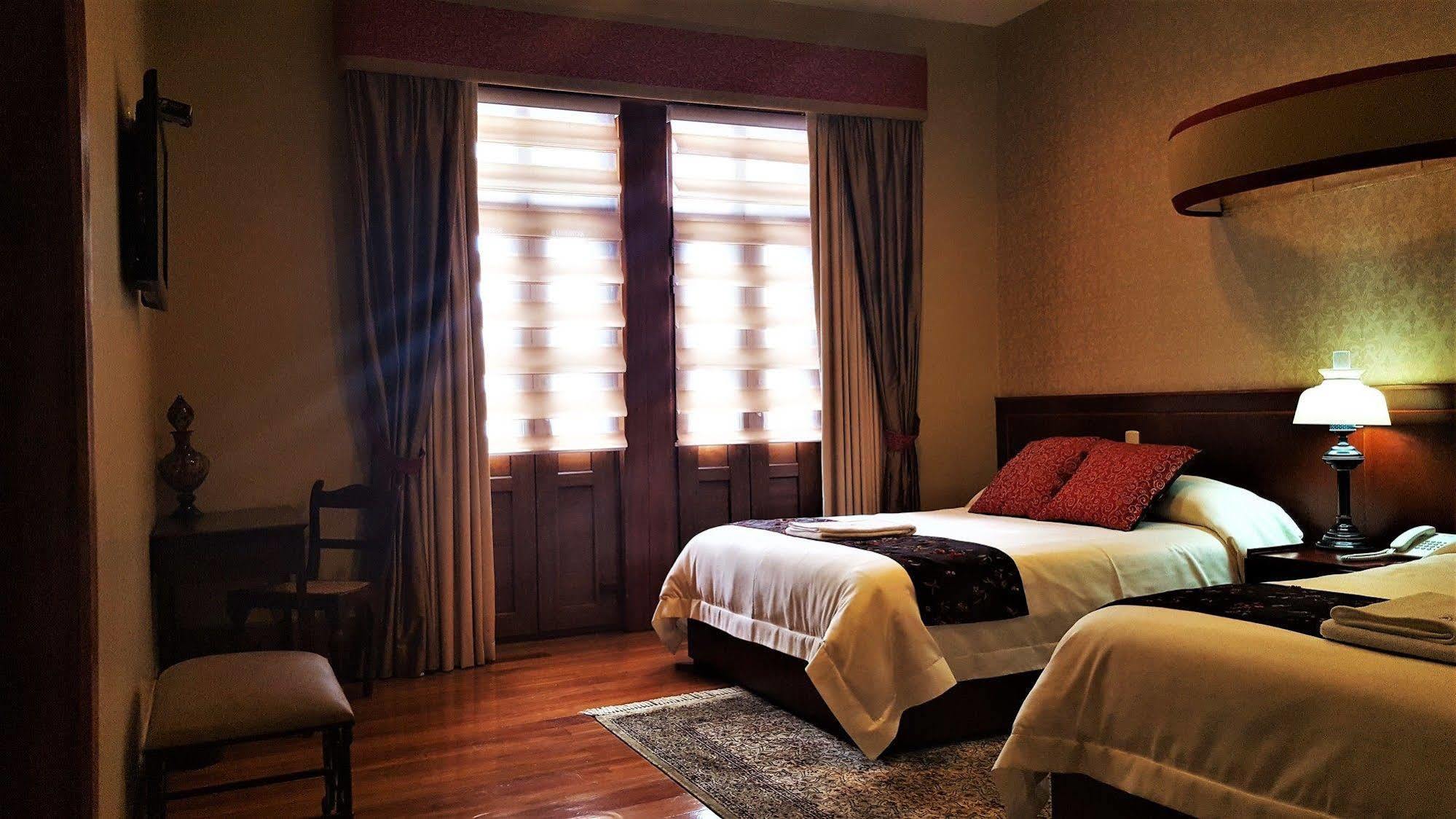 Pepe'S House Cuenca I Hotel & Boutique Hostel Exterior foto