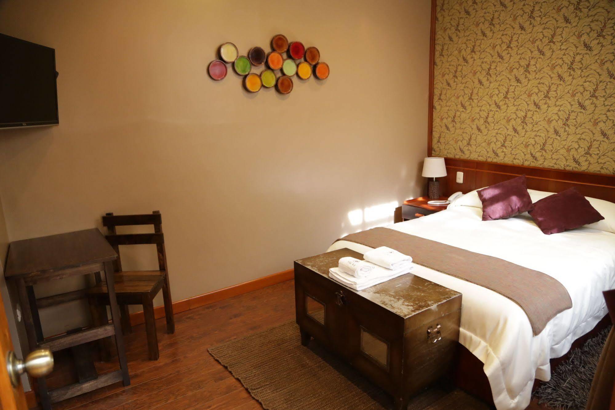 Pepe'S House Cuenca I Hotel & Boutique Hostel Exterior foto