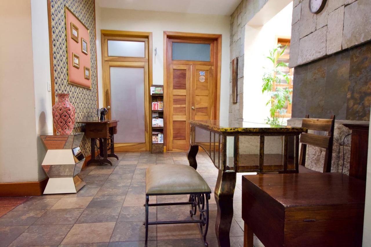 Pepe'S House Cuenca I Hotel & Boutique Hostel Exterior foto